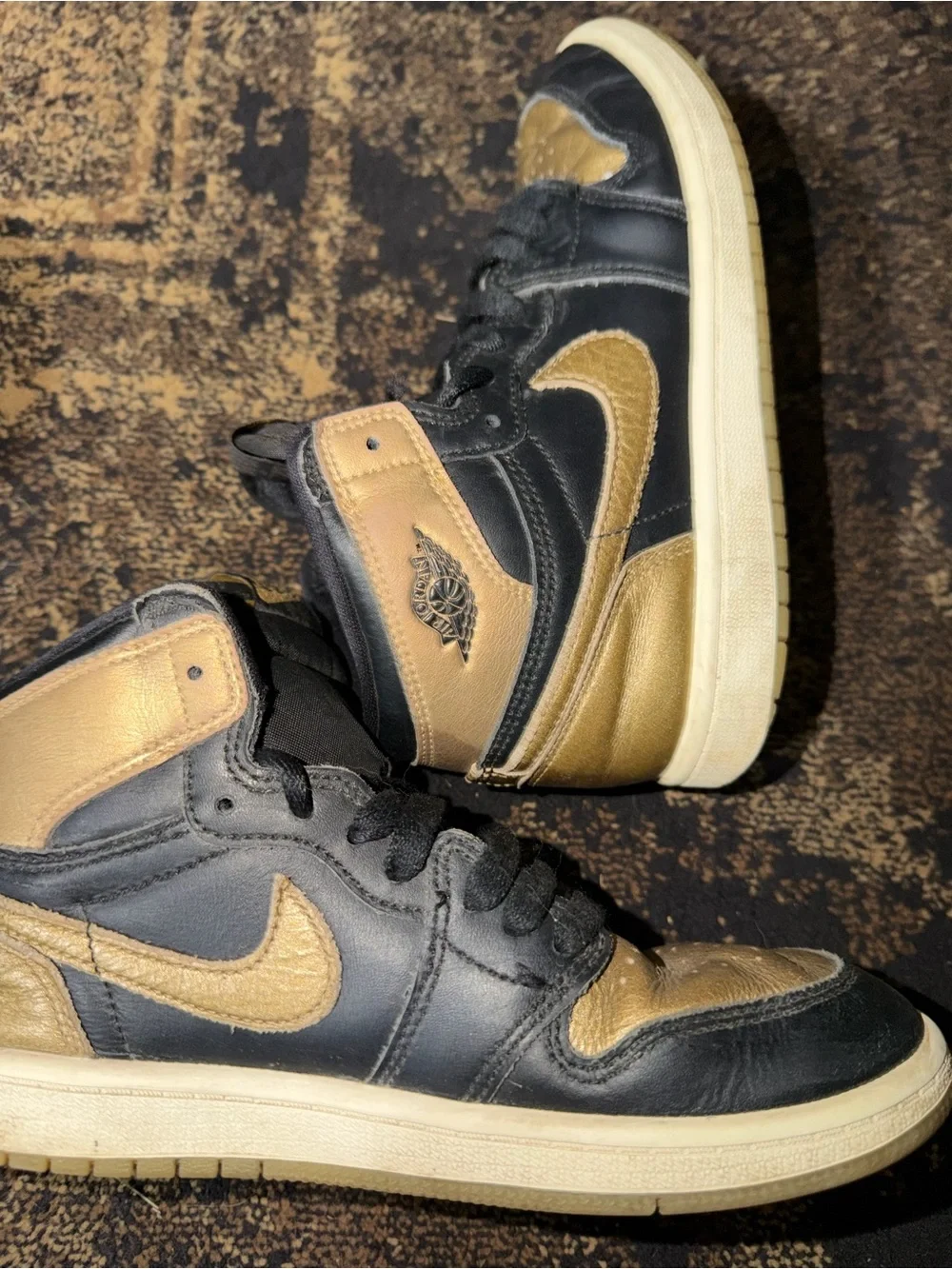 Boys Nike White Strap Sneakers Black/Gold air Jordan’s High-Top Sneakers 3.5